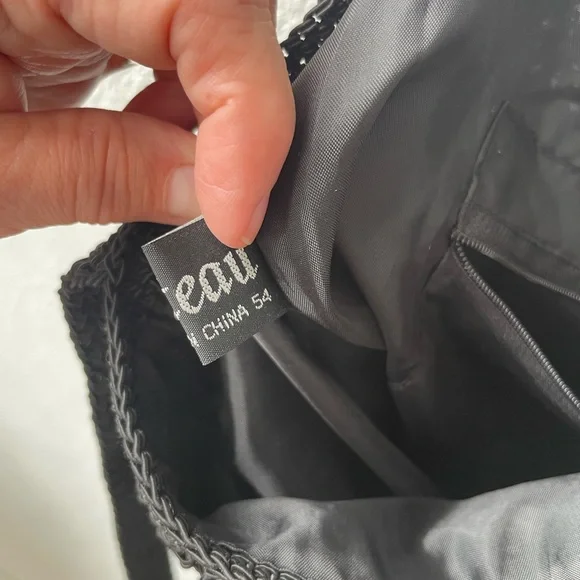 🦋Chateau Knit Crossbody/Shoulder Bag - Black - Picture 8 of 9